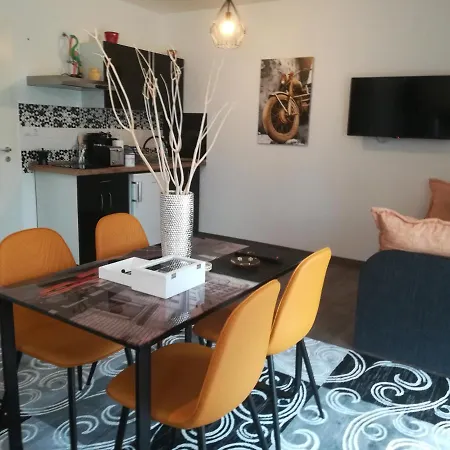 Edina Vendeghaz-gyenesdias Apartament *