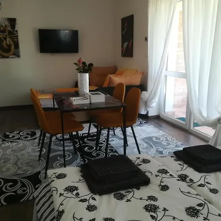 Edina Vendeghaz-gyenesdias Apartament *