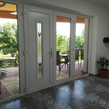 Appartamento Edina Vendégház-gyenesdiás *