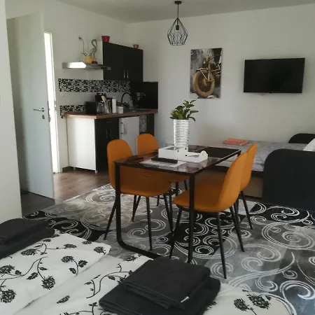 Apartament Edina Vendeghaz-gyenesdias