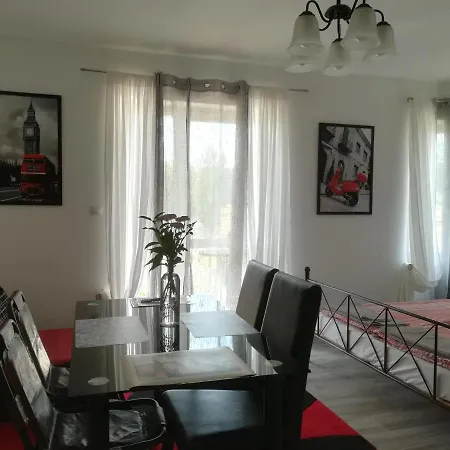 Edina Vendeghaz-gyenesdias Apartment