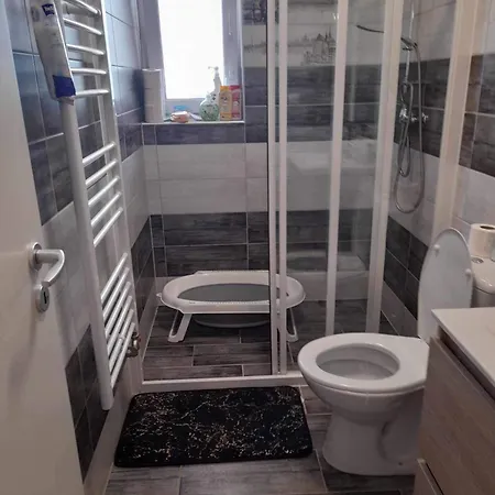 Edina Vendeghaz-gyenesdias Apartment